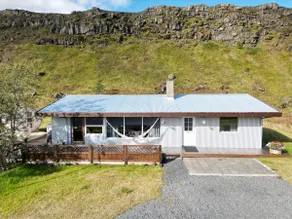 Kamburinn Cottage with hot tub and sauna - Image 2