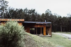 “The Lazy Curl” Cabin 1 - Image 5