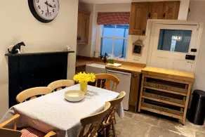 Cottage in Grassington: Cosy 2-Bedroom Retreat - Image 3