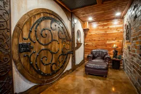 The Hobbit House, Fantasy comes Home! - Image 2