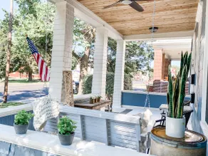 It's a Vibe! Luxury Bohemian Apartment. 1 BD 1 B - Image 5