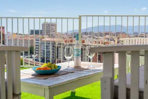 Luxury & sea views city center(3PAX)FREE WIFI+PARK - Image 4
