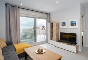 Luxury & sea views city center(3PAX)FREE WIFI+PARK - Image 2