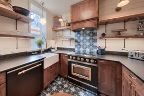 Turn of the Century Home in Downtown Moab - Image 3