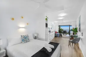 Amaroo at Trinity - Deluxe Ocean View Studio - Image 3