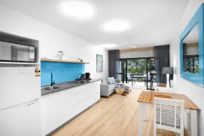 Amaroo at Trinity - Deluxe Ocean View Studio - Image 2