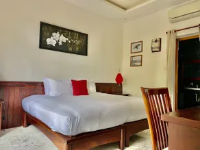 Three-Bedroom bungalow with pool near city center. - Image 5