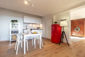 Spacious Apartment with Garden & Air Conditioning - Image 5