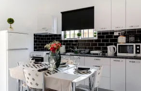 Sophia's Castle View Apartment - Image 2