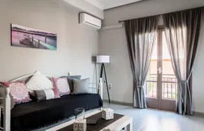 Sophia's Castle View Apartment - Image 5