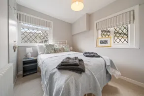 Stylish, converted apple loft, AONB on coast path - Image 5
