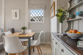 Stylish, converted apple loft, AONB on coast path - Image 4