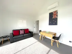 Galaxy Lakeview House - Image 4