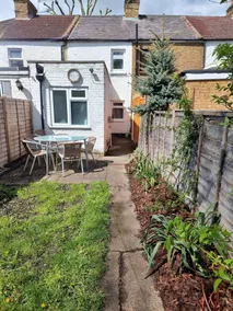 Cute Cottage in Egham Heathrow- 7 Guests 3 bedrooms - Image 4