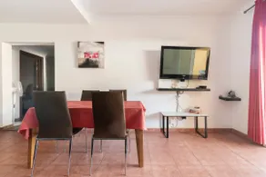 Family Spacious & Private Villa - Image 3