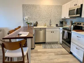 Locally-Owned Eco-Friendly Condo on Road to Hāna - Image 3