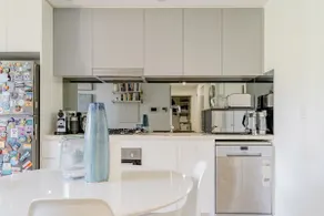 Stunning 3 bed apt in Parramatta|Free parking|Gym| - Image 5