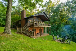 5BR, 3 Private Acres, 3 King BR, Hot Tub, Lakeview - Image 2
