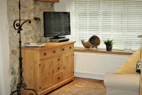 Little Dairy Annexe, 18th Century barn conversion - Image 4