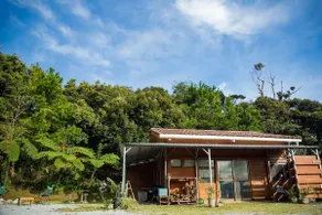 Cosy Cabin on Mango Farm with FirePit & BBQ - Image 2