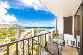 High-rise retreat w/ ocean & mountain views - Image 2