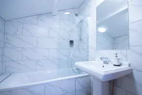 Little Street Serviced Apartment - Image 5