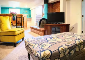 Charming University of Denver Cottage Apartment - Image 5