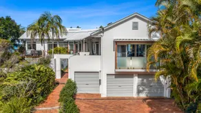 A Tropical Family Oasis in Sunshine Beach - Image 2