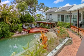 A Tropical Family Oasis in Sunshine Beach - Image 4