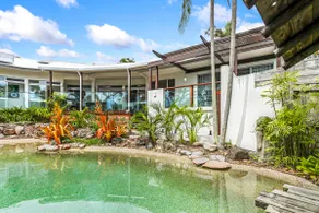 A Tropical Family Oasis in Sunshine Beach - Image 5