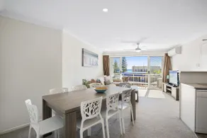 Kirra Palms 2 Bedroom Deluxe Apartment - Image 3