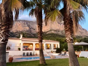 Sunny oasis of calm with private pool in Javea - Image 3