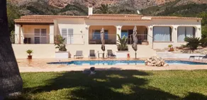 Sunny oasis of calm with private pool in Javea - Image 4