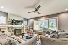 Comfortable Home for Families & Teams,  Sleeps 8,  Easy Access to Downtown - Image 2