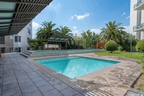Serene 2-Bed Hideaway on Northbourne Avenue - Image 2