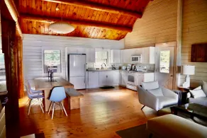 Private Lakeside Retreat - Image 4