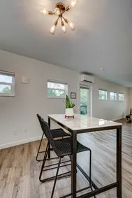 Studio Apt w/ Private Balcony  Overlooking Downtown Main St - Image 5