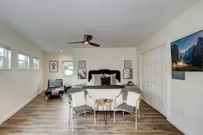 Studio Apt w/ Private Balcony  Overlooking Downtown Main St - Image 3