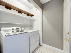 1 story duplex, 2 bedroom/2 bath (3 beds) - Image 2