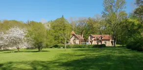 Studio in a historic estate, in Chevreuse - Image 2