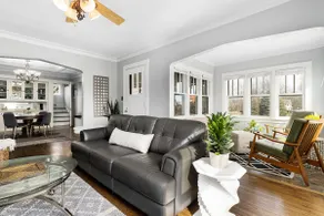 Cheerful 3-bedroom bungalow on Prospect! - Image 5