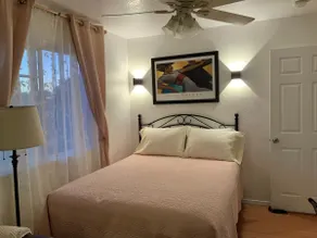 The Best AC/WiFi/Free Parking/Bikes/Netflix - Image 2