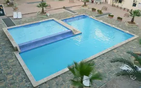 Luxury Penthouse with roof top & communal pool - Image 3