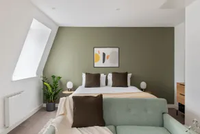 Studio Apartment at Cove Minshull Street - Image 2