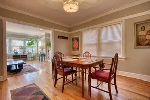 Huge Pet Friendly East Albany Park Apartment - Image 2