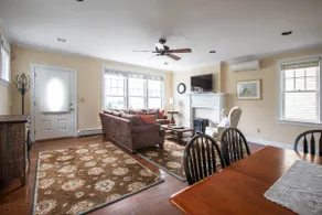 Modern Cottage in Downtown NPT-Walk to All - Image 5