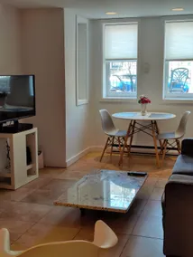 Big Bright 1 BR at U/Shaw + 14th on Quaint Swann - Image 5