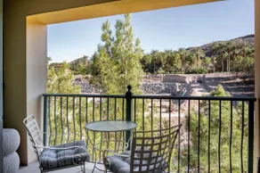 7:Beautiful Condo at the Lake in a Resort! - Image 4