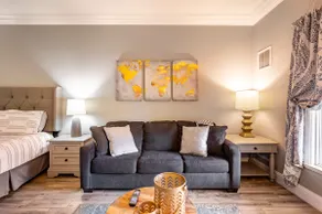 7:Beautiful Condo at the Lake in a Resort! - Image 2