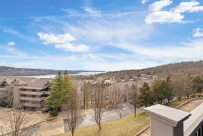 Stunning Table Rock Lake View Condo, Newly Renovated with Free SDC Tickets - Image 4